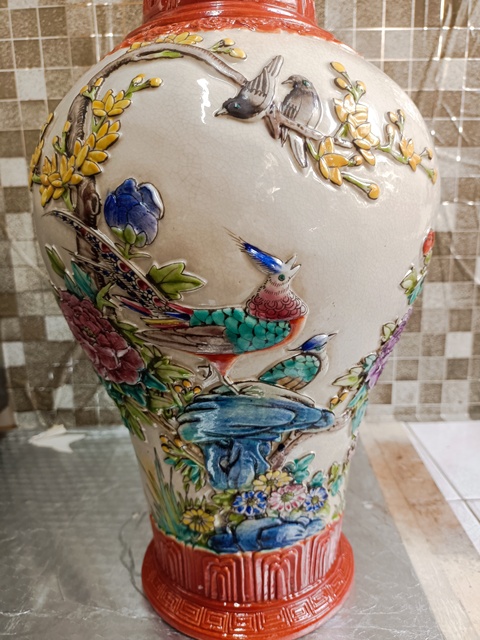 古玩陶瓷粉彩雕瓷瓶拍賣,當前價格5800元