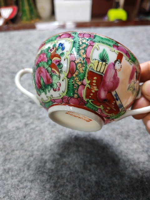 古玩陶瓷人物紋廣彩杯拍賣(mài),當(dāng)前價(jià)格850元