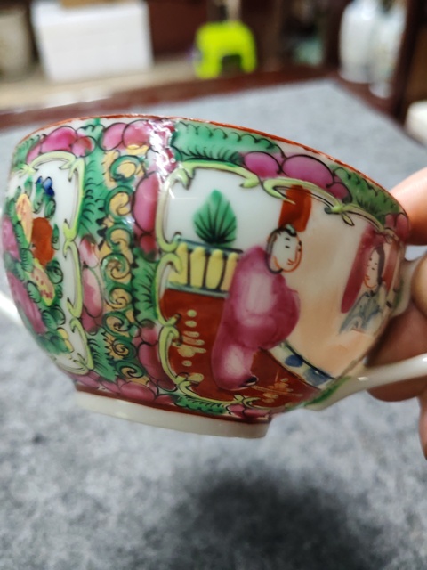 古玩陶瓷人物紋廣彩杯拍賣(mài),當(dāng)前價(jià)格850元
