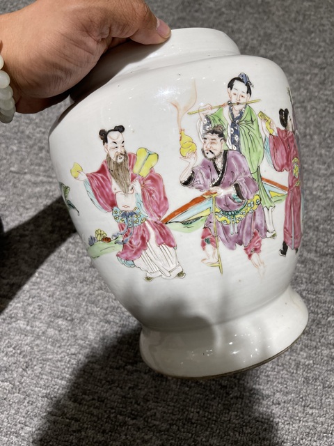 古玩陶瓷粉彩八仙人物紋截口瓶真品鑒賞圖