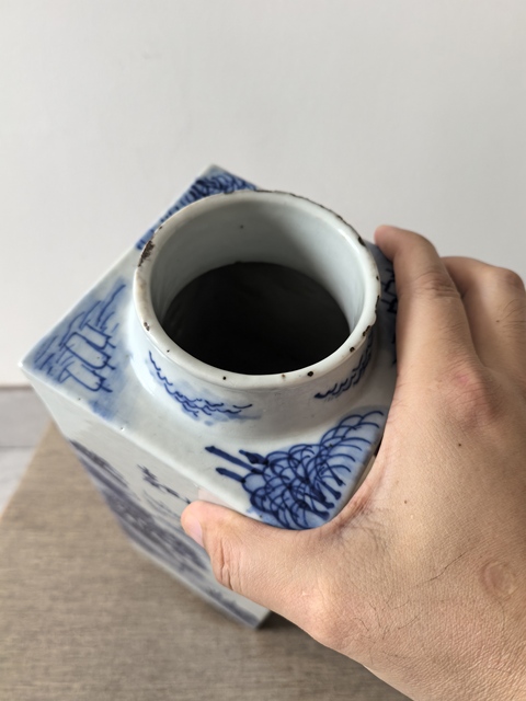 古玩陶瓷清晚·青花山水人物紋琮式瓶 真品鑒賞圖