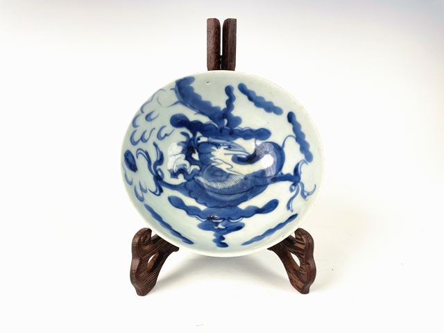 古玩陶瓷清早期·青花過(guò)墻龍大碗真品鑒賞圖