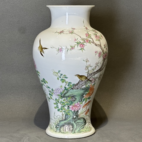 古玩陶瓷粉彩花鳥(niǎo)紋觀音瓶真品鑒賞圖