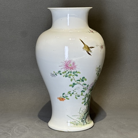古玩陶瓷粉彩花鳥(niǎo)紋觀音瓶真品鑒賞圖