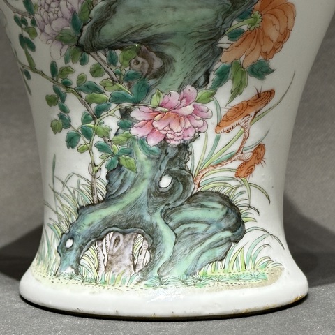 古玩陶瓷粉彩花鳥(niǎo)紋觀音瓶真品鑒賞圖