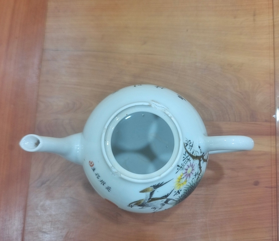 古玩陶瓷民國 新粉彩英雄獨立茶壺真品鑒賞圖