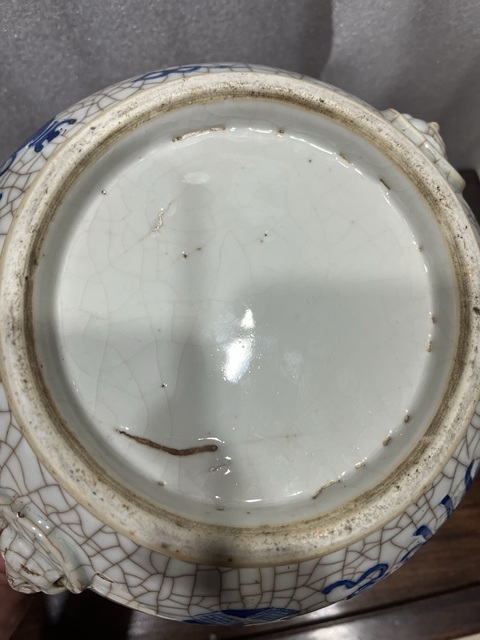 古玩陶瓷哥釉地青花雙鋪首圈足香爐拍賣,當(dāng)前價格8600元