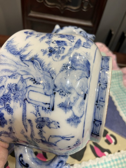 古玩陶瓷日本青花山水人物雙耳爐真品鑒賞圖