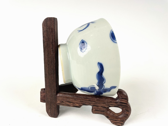古玩陶瓷（已實物鑒真）清雍正·青花過墻龍茶圓拍賣，當前價格7800元