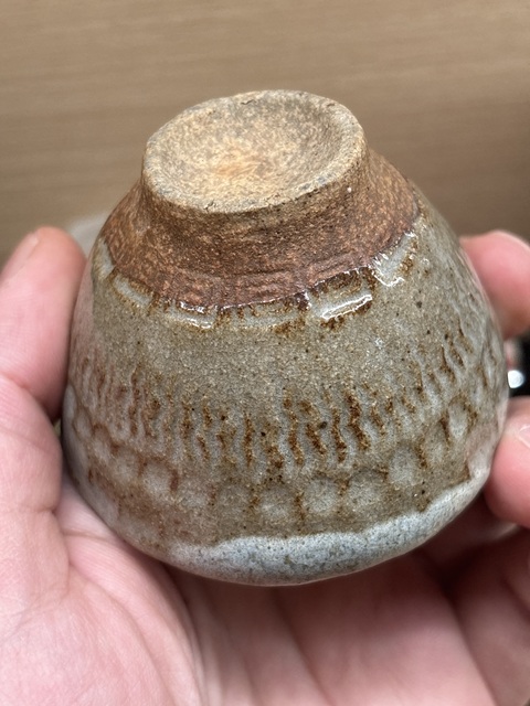 古玩陶瓷日本明治青釉杯真品鑒賞圖