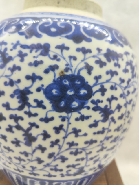 古玩陶瓷乾隆纏枝蓮青花罐拍賣，當(dāng)前價(jià)格3860元