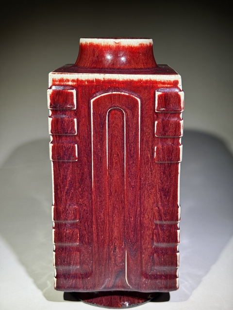 古玩陶瓷紅釉琮式瓶真品鑒賞圖