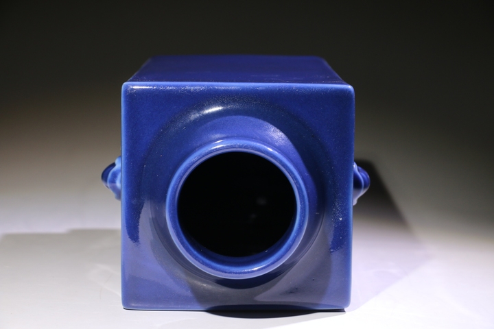 古玩陶瓷霽藍(lán)釉琮式瓶真品鑒賞圖