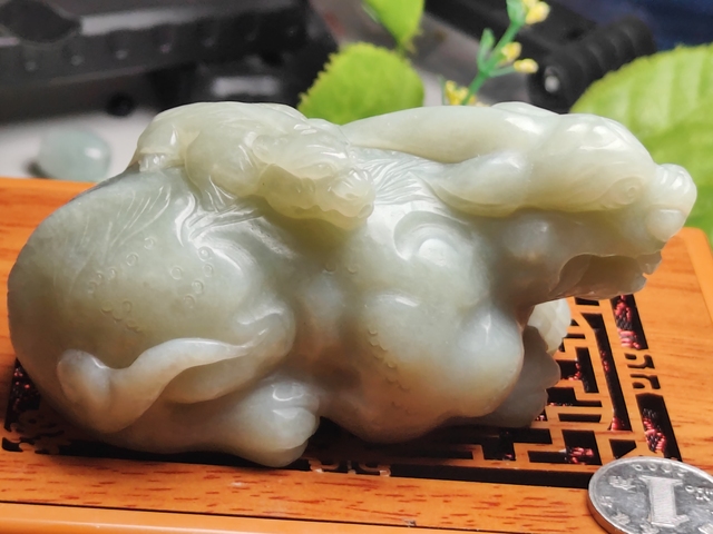 古玩玉器天然和田玉瑞獸題材把件擺件(帶和田玉鑒定證書)拍賣,當前價格1200元