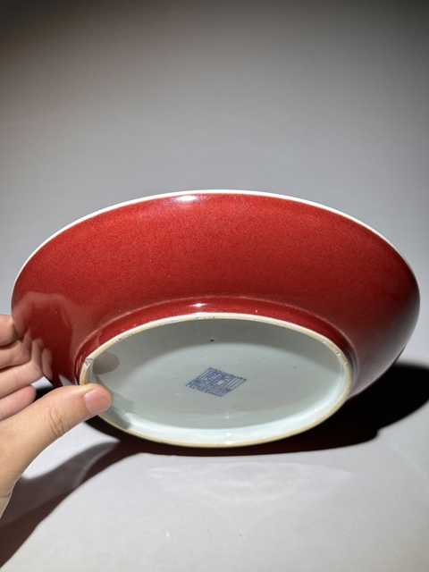 古玩陶瓷霽紅釉盤真品鑒賞圖
