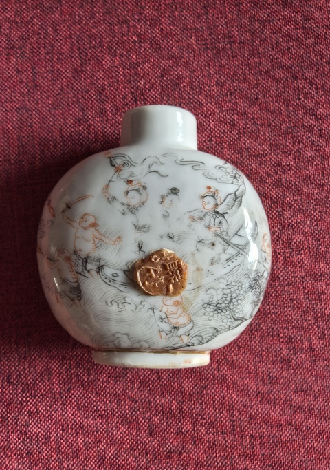 古玩陶瓷道光墨彩礬紅人物故事紋鼻煙壺拍賣，當前價格11888元