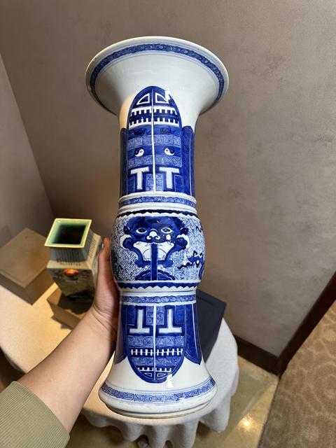 古玩陶瓷青花花觚真品鑒賞圖
