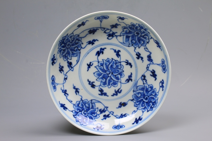 古玩陶瓷清光緒·青花纏枝寶相花卉紋盤拍賣，當前價格0元
