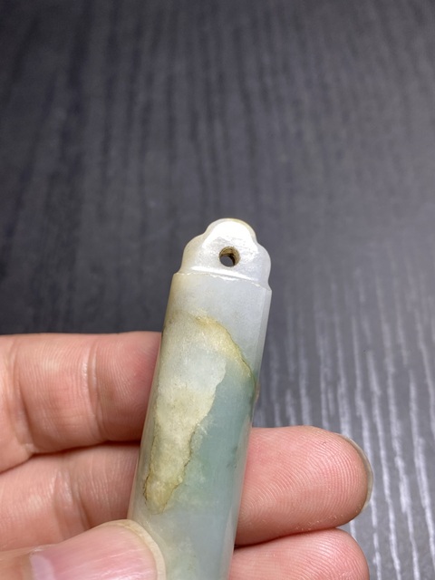 古玩玉器(放漏)清代翡翠雕“素紋翎管”拍賣,當前價格6500元