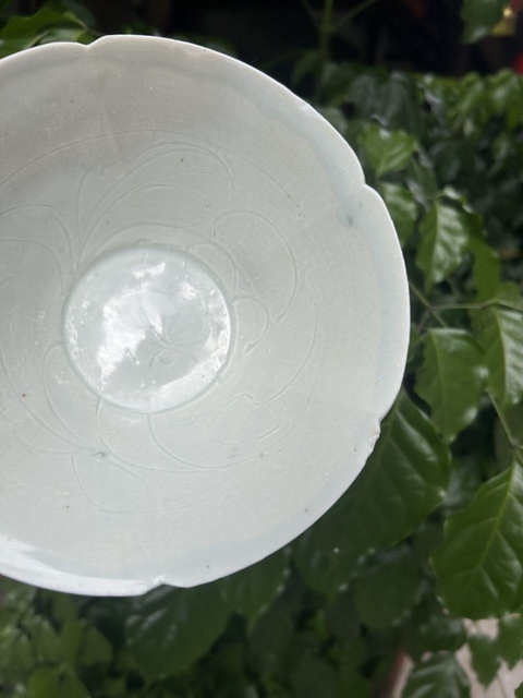 古玩陶瓷罕見南宋精品湖田窯五出筋刻花花口盞拍賣,當前價格9980元