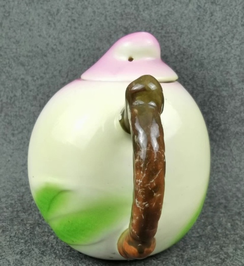 古玩陶瓷大號創(chuàng)匯時期壽桃型茶壺拍賣,當(dāng)前價格188元