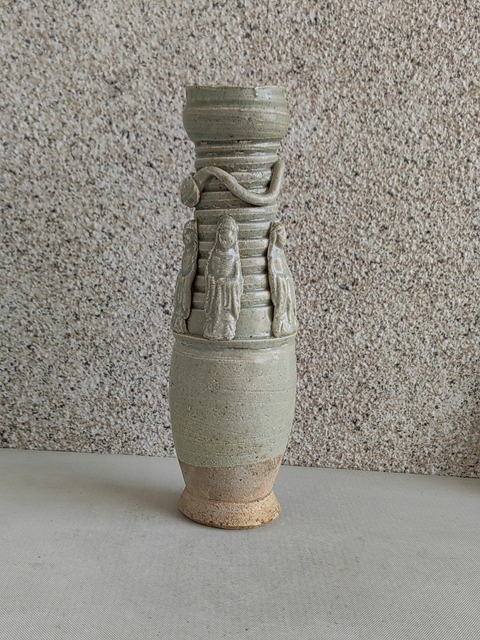 古玩陶瓷青白釉堆塑人物龍紋瓶拍賣,當(dāng)前價(jià)格680元