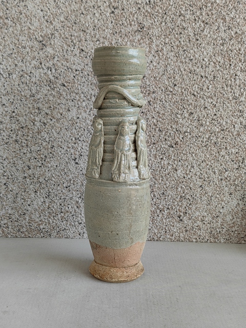 古玩陶瓷青白釉堆塑人物龍紋瓶拍賣,當(dāng)前價(jià)格680元