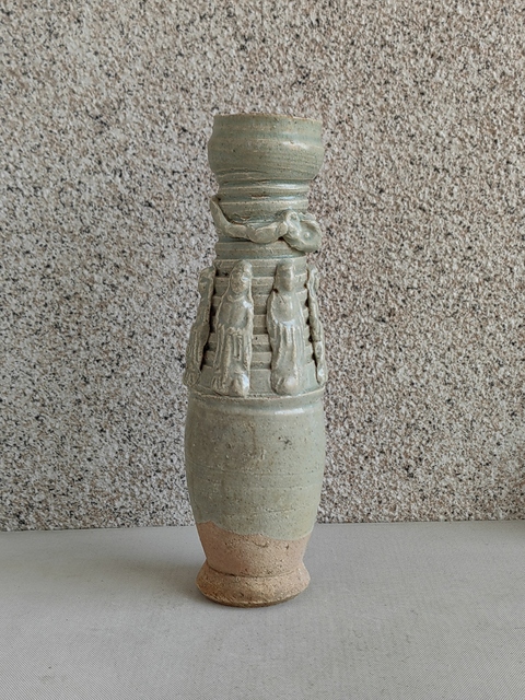 古玩陶瓷青白釉堆塑人物龍紋瓶拍賣,當(dāng)前價(jià)格680元