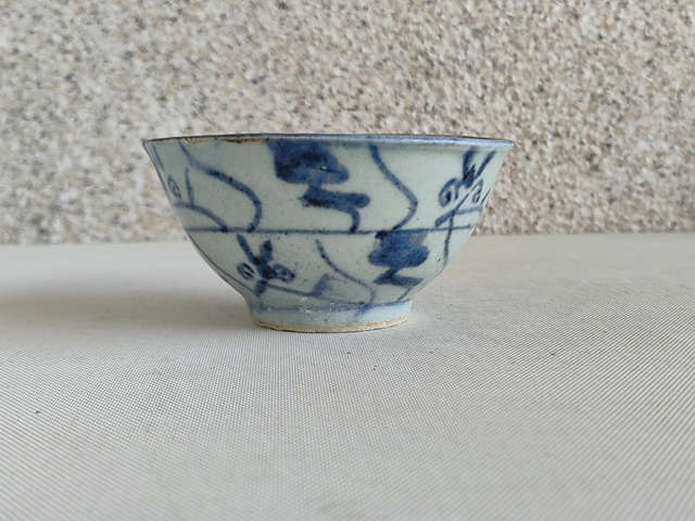 古玩陶瓷青花靈芝紋茶碗真品鑒賞圖