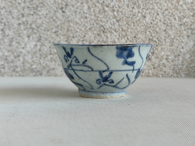 古玩陶瓷青花靈芝紋茶碗真品鑒賞圖