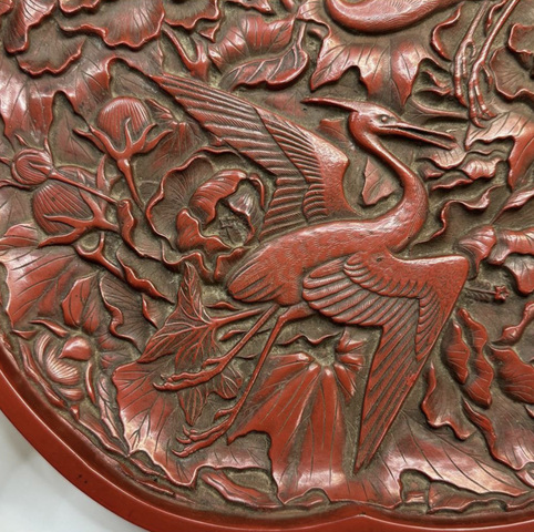 古玩雜項(xiàng)明晚期·剔紅鷺鷥牡丹紋 梅花盤拍賣,當(dāng)前價(jià)格88000元