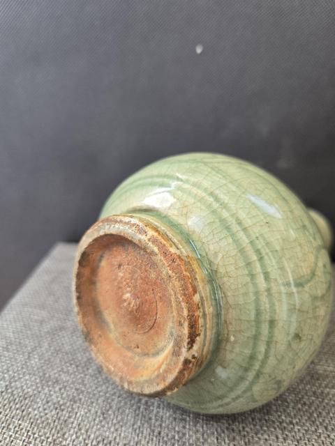 古玩陶瓷眀代龍泉窯青釉刻花長頸瓶拍賣，當前價格4900元