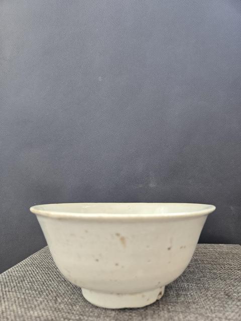 古玩陶瓷明中白釉碗真品鑒賞圖