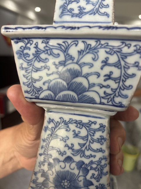 古玩陶瓷清中青花燭臺真品鑒賞圖