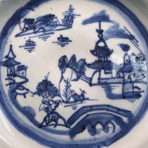 古玩陶瓷清乾隆樓臺亭閣山水紋青花盤拍賣，當前價格800元