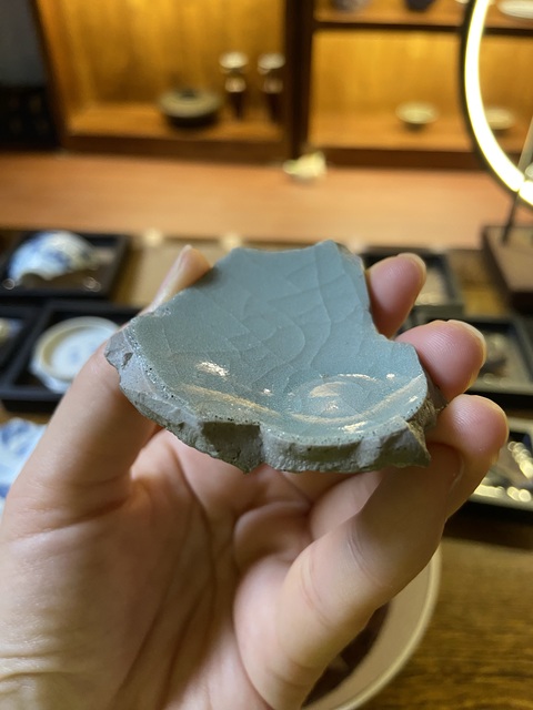 古玩陶瓷南宋龍泉窯黒胎盞標本真品鑒賞圖