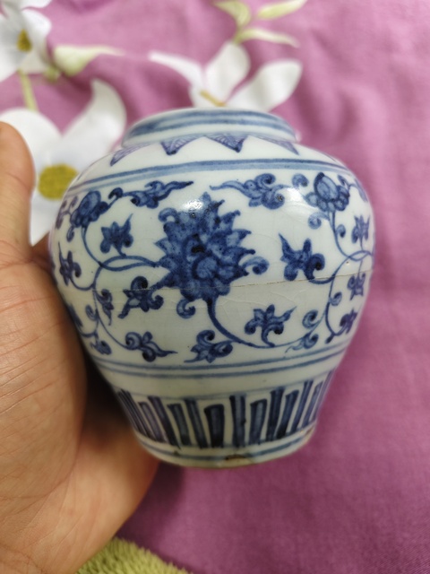 古玩陶瓷明中期 青花纏枝花卉紋罐拍賣,當前價格35000元