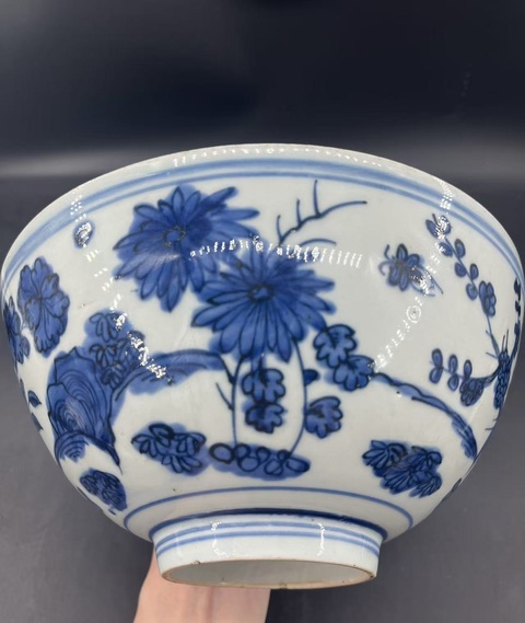 古玩陶瓷花卉紋青花碗真品鑒賞圖