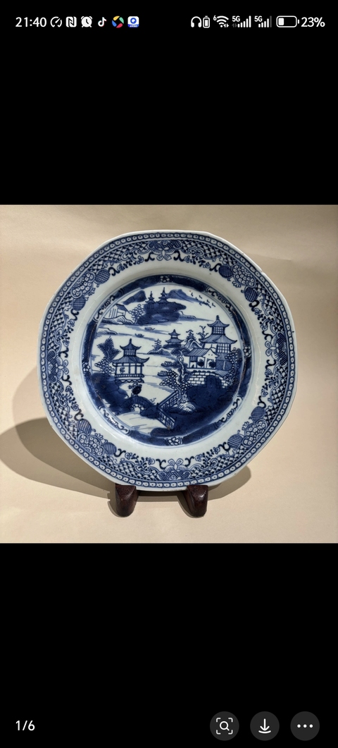 古玩陶瓷樓臺亭閣山水紋青花盤真品鑒賞圖