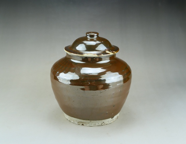 古玩陶瓷明末清初·紫金釉蓋罐真品鑒賞圖