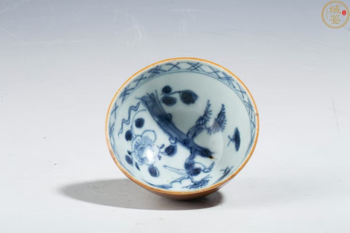 古玩陶瓷紫金釉青花杯碟真品鑒賞圖