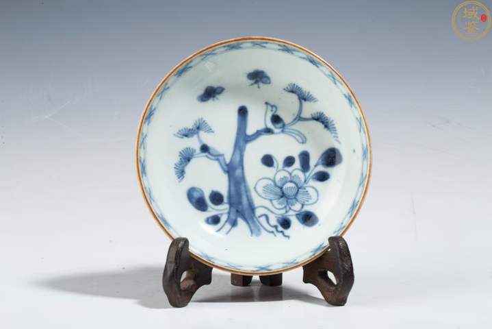 古玩陶瓷紫金釉青花杯碟真品鑒賞圖