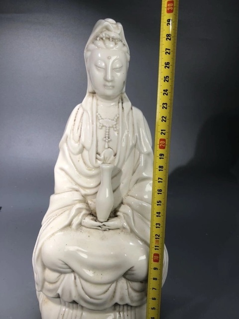 古玩陶瓷白釉觀音瓷塑真品鑒賞圖
