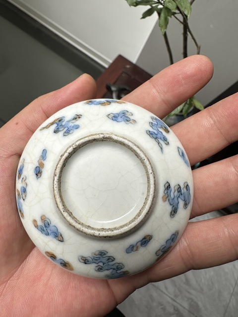 古玩陶瓷青花礬紅八寶紋水盂真品鑒賞圖