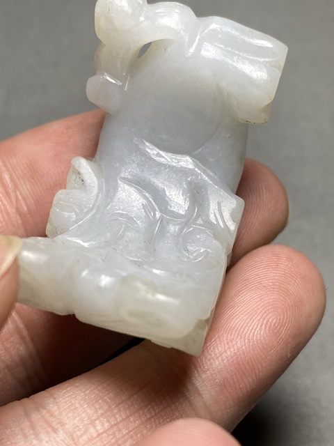 古玩玉器清末民初翡翠雕“瑞獸”把件拍賣，當前價格8500元