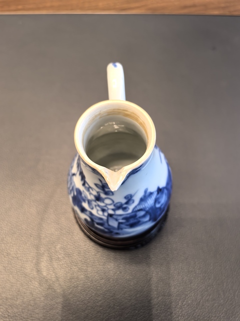 古玩陶瓷康熙青花花卉紋公道壺拍賣，當(dāng)前價(jià)格2200元