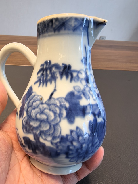 古玩陶瓷康熙青花花卉紋公道壺拍賣，當(dāng)前價(jià)格2200元