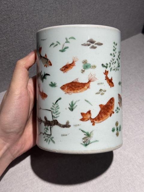 古玩陶瓷五彩魚趣圖筆筒真品鑒賞圖