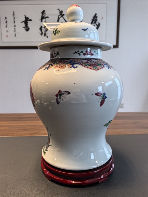 古玩陶瓷仿大清乾隆年製官窯晚清細路粉彩洞石花鳥紋將軍罐拍賣,當前價格12800元