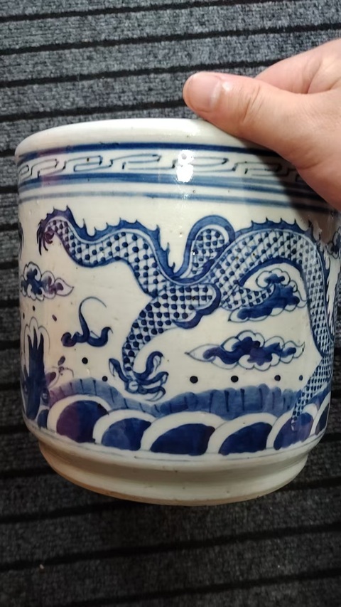 古玩陶瓷青花龍紋香爐真品鑒賞圖
